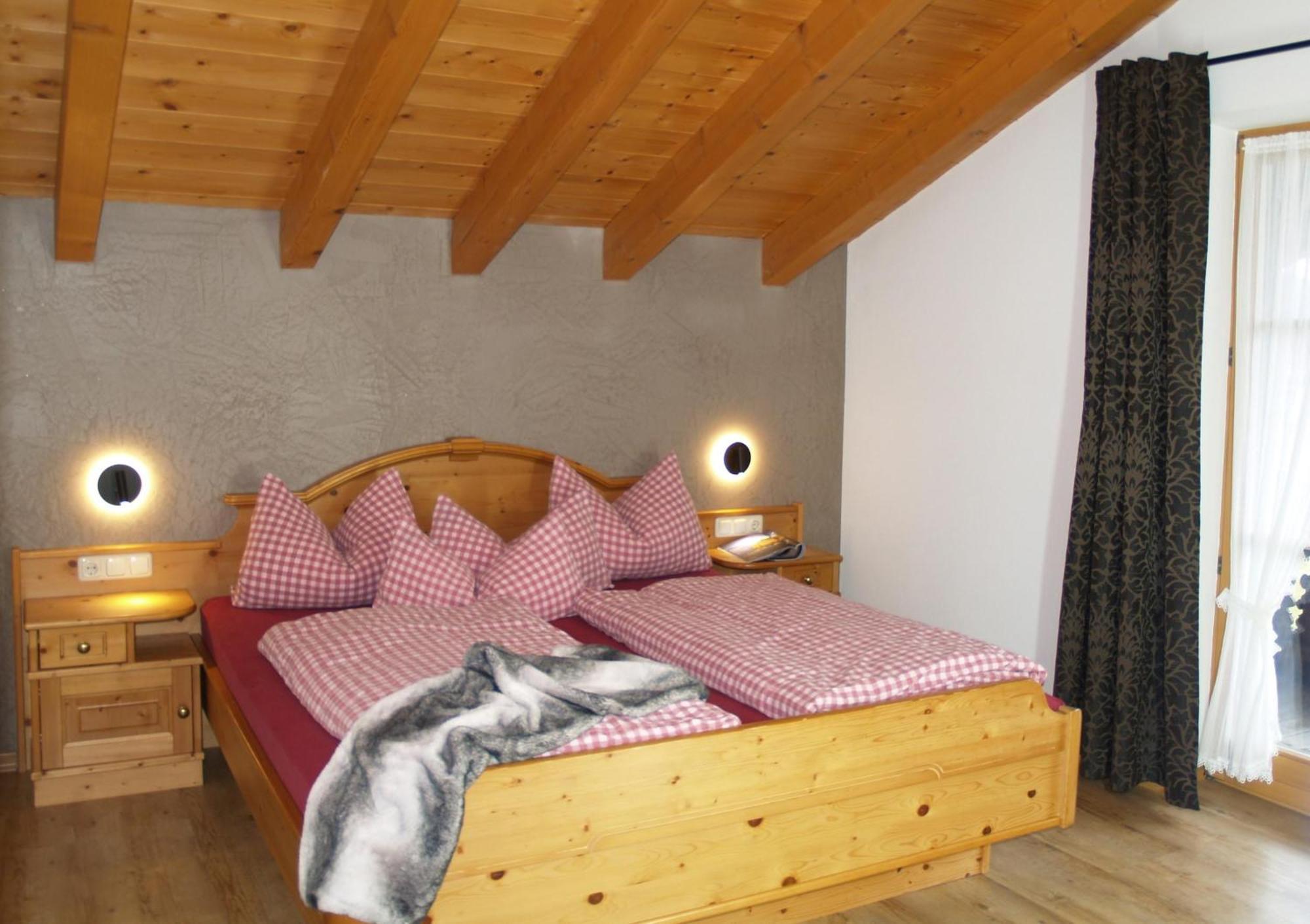 Gaestehaus Alpenparadies ครืน ภายนอก รูปภาพ